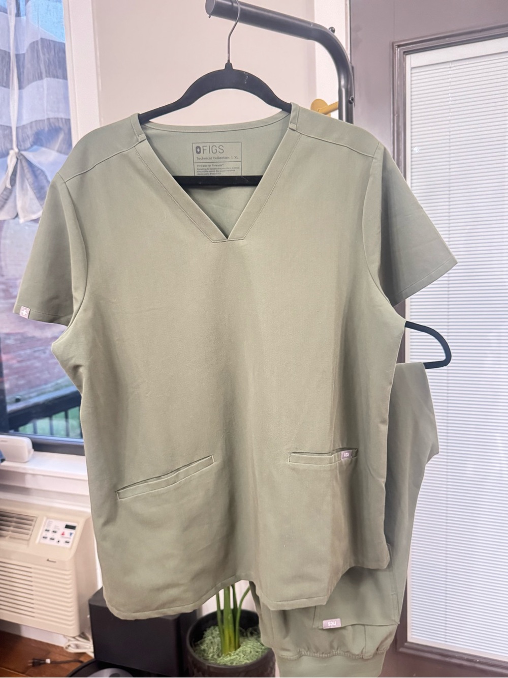 Figs Women's Sage V-Neck Short Sleeve Scrub To